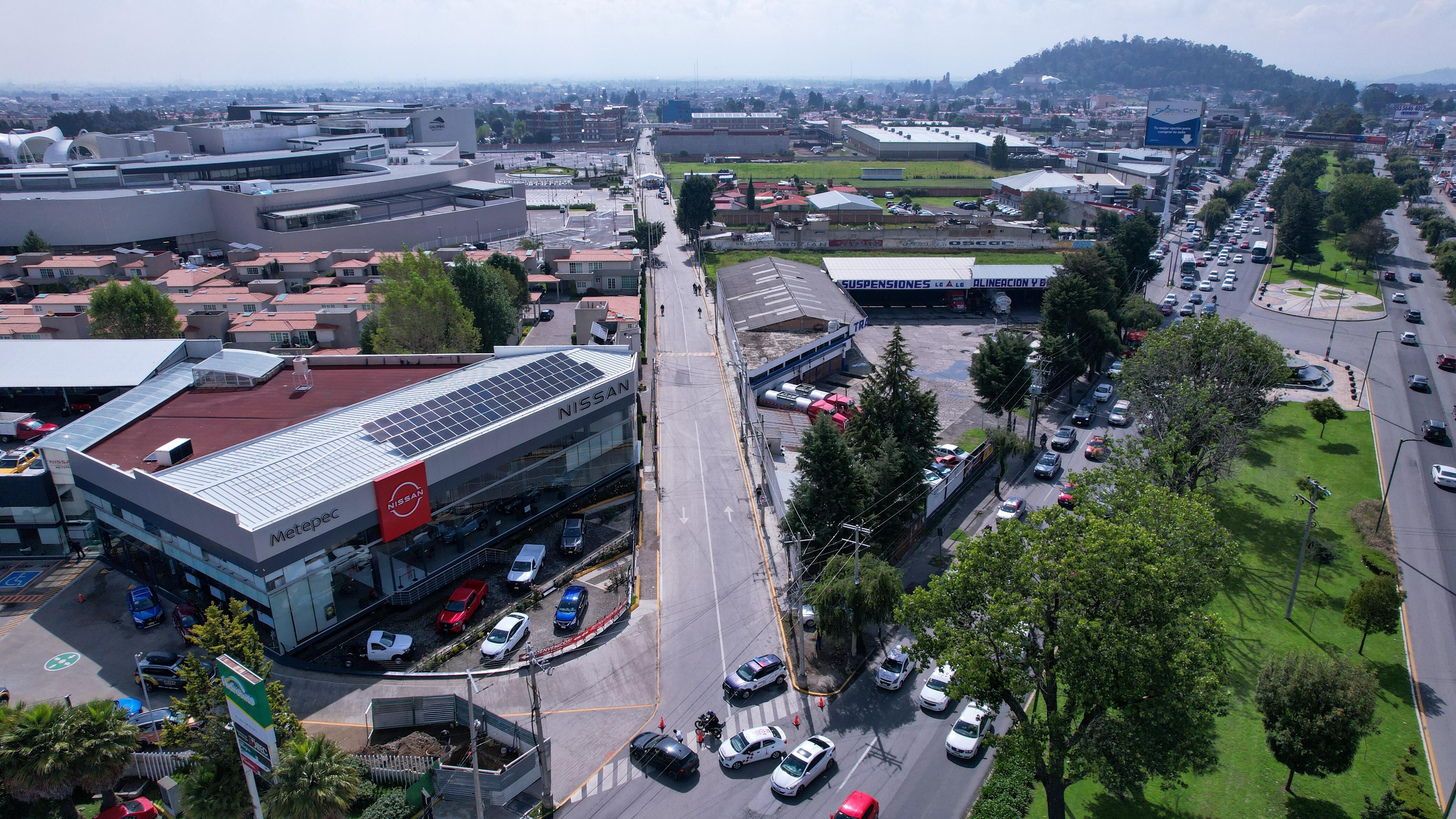 Fernando Flores inaugura calle Pedro Ascencio en Metepec