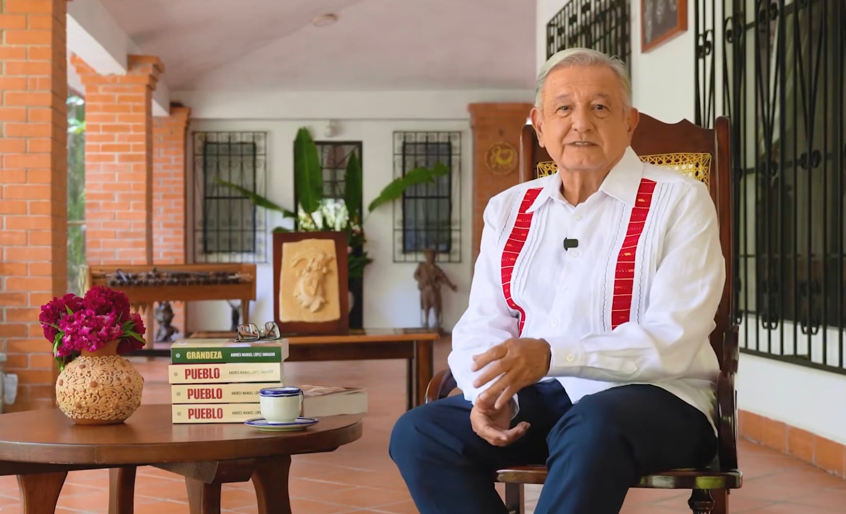 AMLO cambia el nombre de su nuevo libro a “Pueblo”: ¿de qué trata?