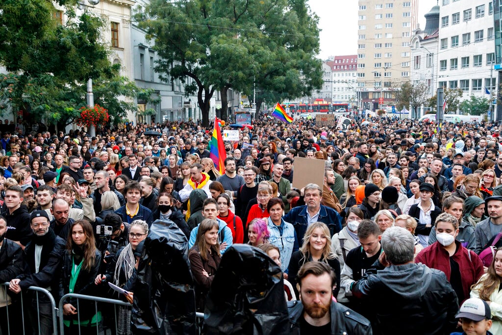 Manifestación tras ataque homofóbico en bar de Eslovaquia