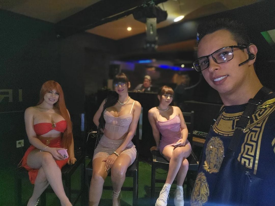 Alex Marín con sus esposas: Giselle Montes, Mía Marín y Yamileth Ramírez