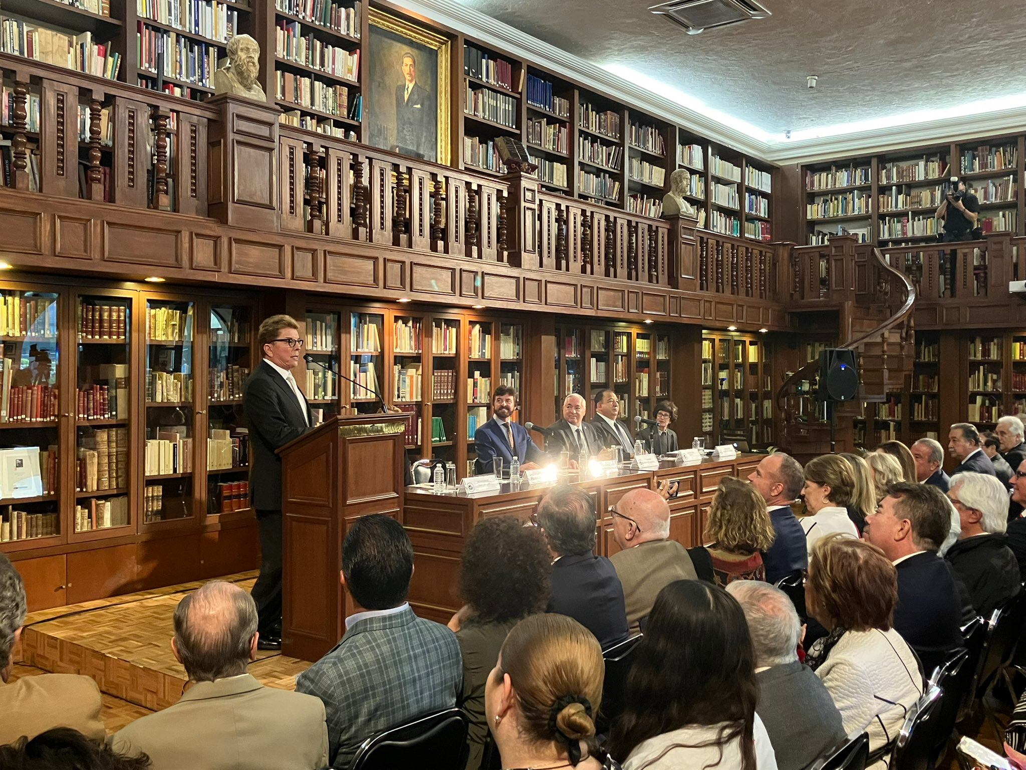 Ernesto Coppel Kelly recibe el XXXII Premio a la Excelencia Turística de parte de Fundación Miguel Alemán.