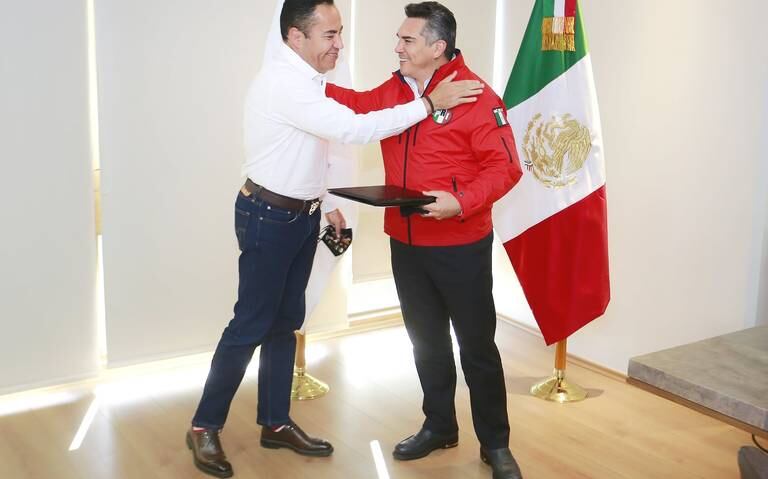 Carlos Herrera Tello formaliza candidatura al gobierno de Michoacán, por el PRI, PAN y PRD,