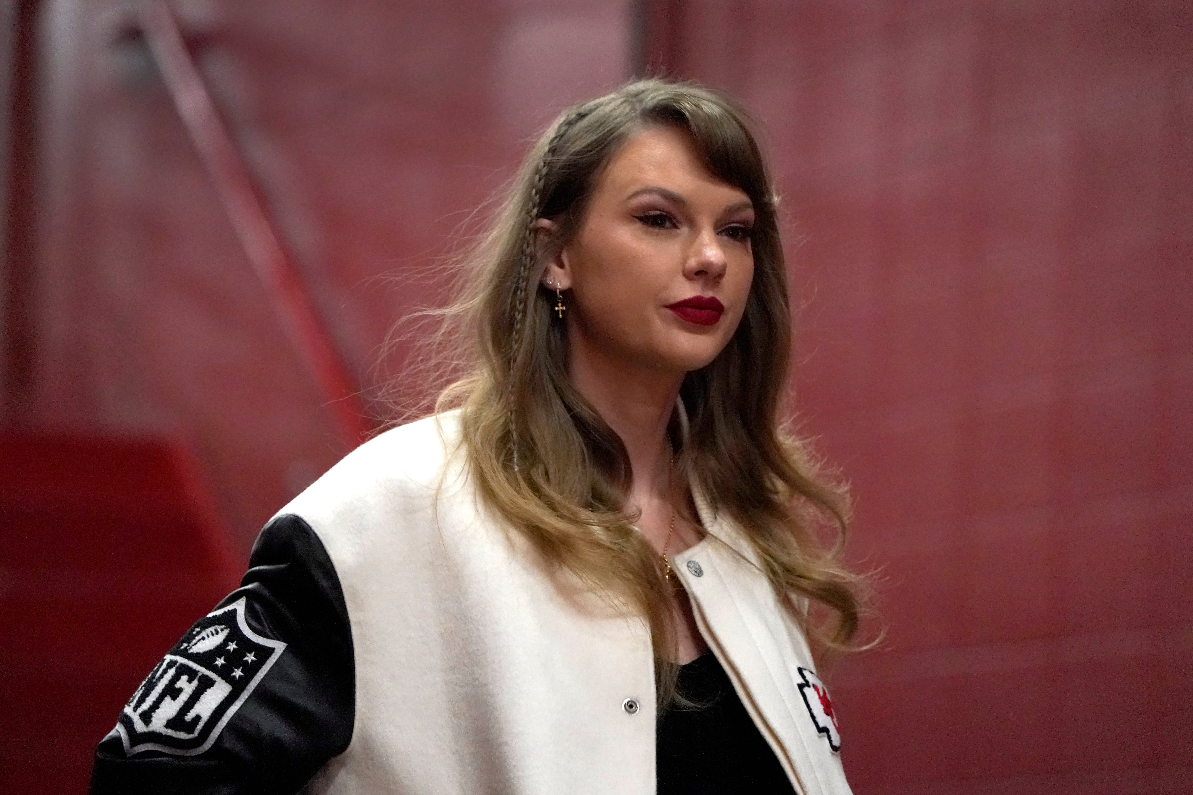 Taylor Swift en el estadio Arrowhead durante el partido de Kansas City Chiefs contra Cincinnati Bengals