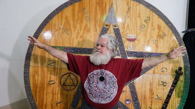 El Brujo Mayor realizó la predicciones de cada inicio de Año