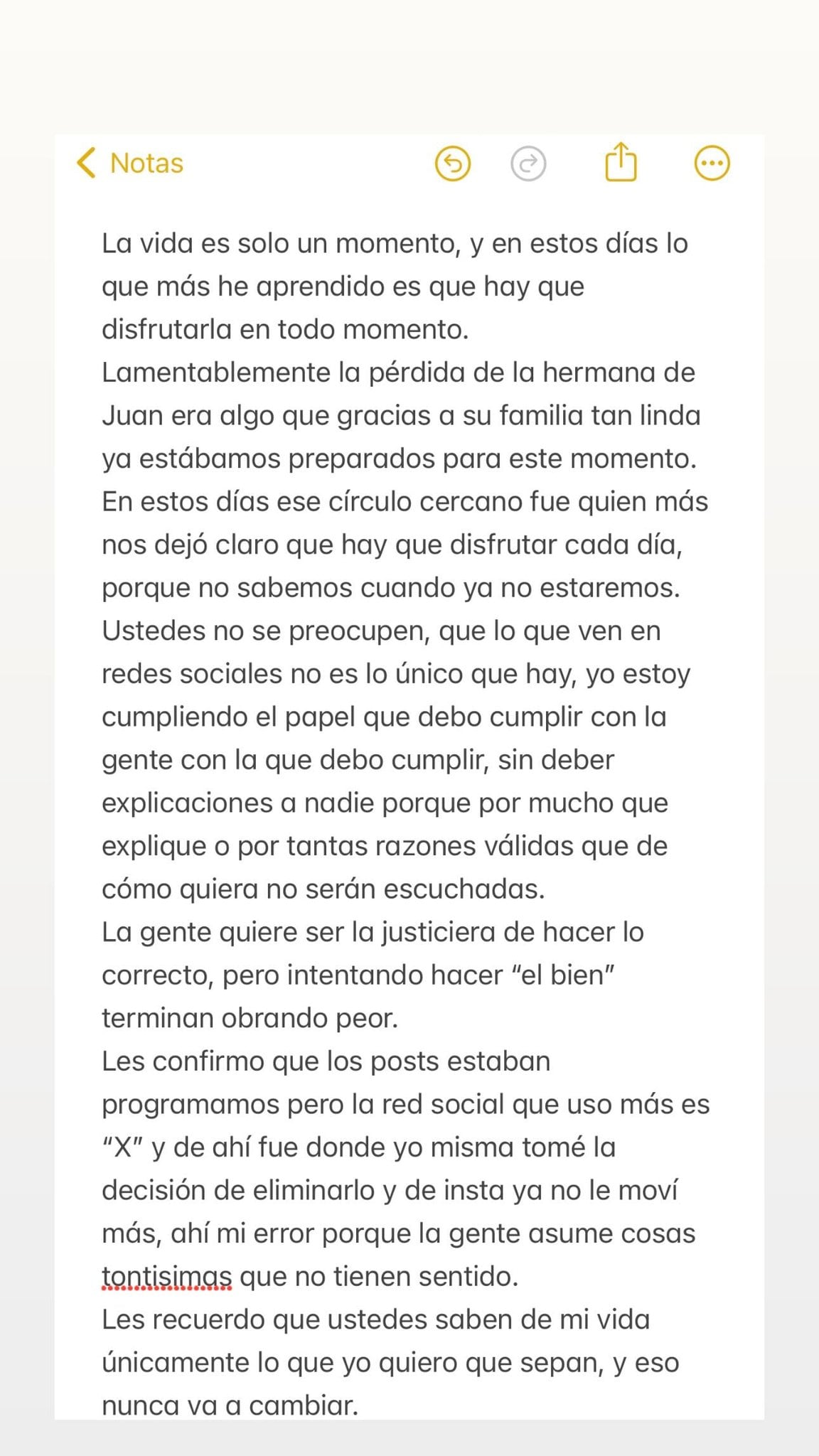 Ari Gameplays recibe críticas por una foto y la acusan de no respetar el luto de Juan Guarnizo
