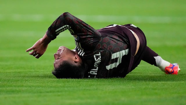 Edson Álvarez se lesionó en el México vs Jamaica.