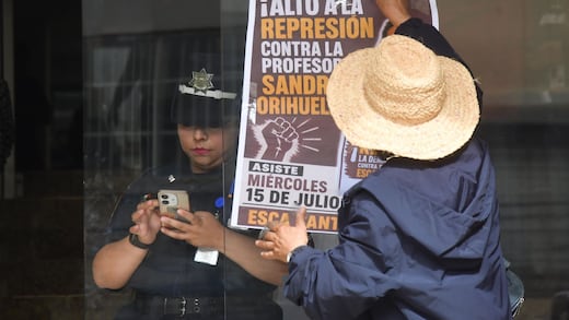 CNTE protagoniza enfrentamiento con guardias en oficinas de la SEP en CDMX