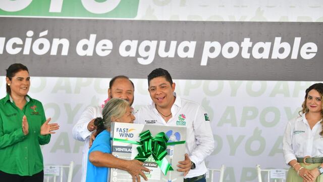 Ricardo Gallardo entregada ventiladores