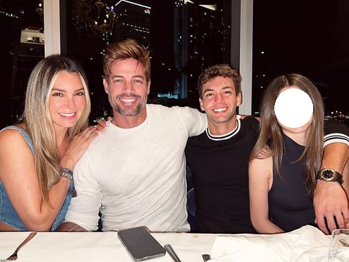 William Levy con Elizabeth Gutiérrez y sus hijos.