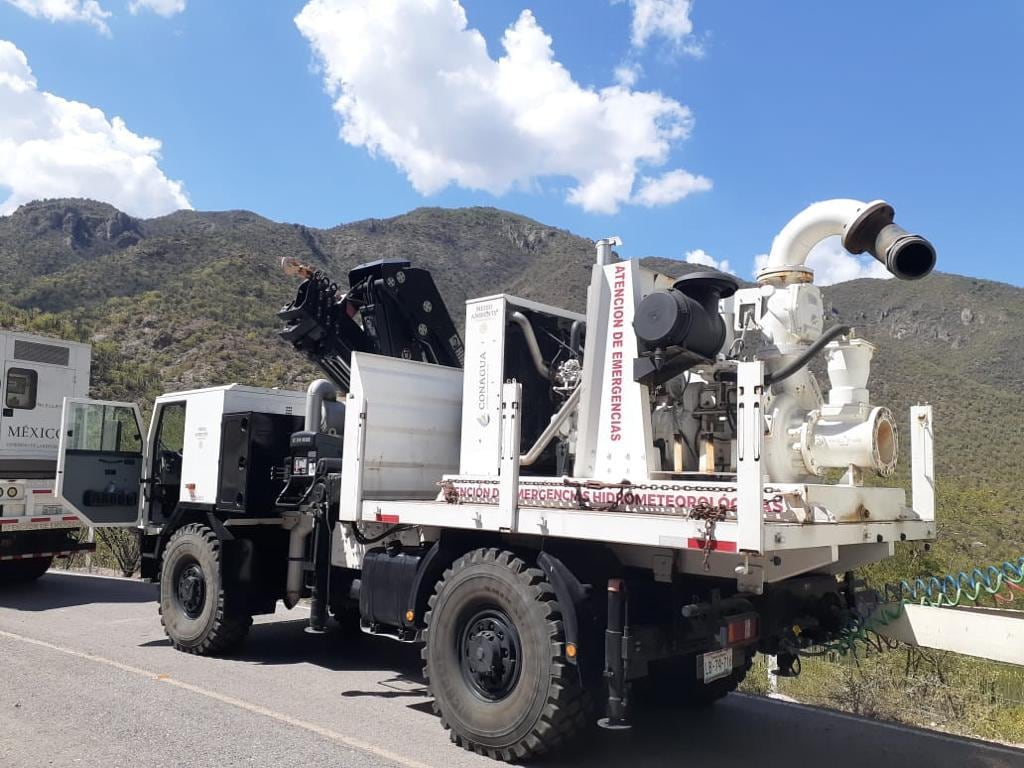 Equipo para extraer agua en SLP