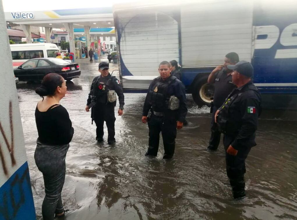 Madre tras la inundación