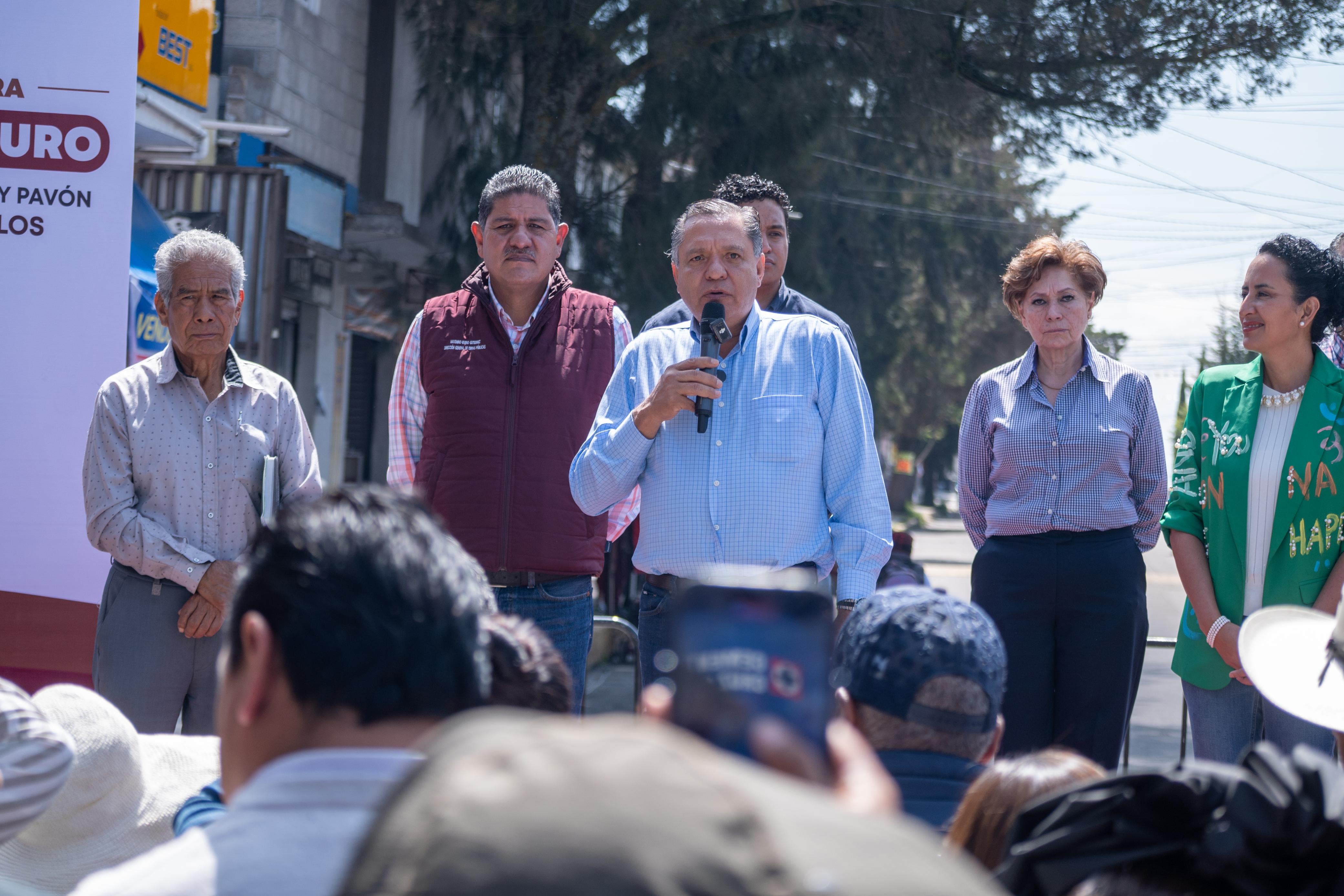 Ricardo Moreno inició la construcción de un Sendero Seguro en San Cayetano Morelos para mejorar movilidad y seguridad.