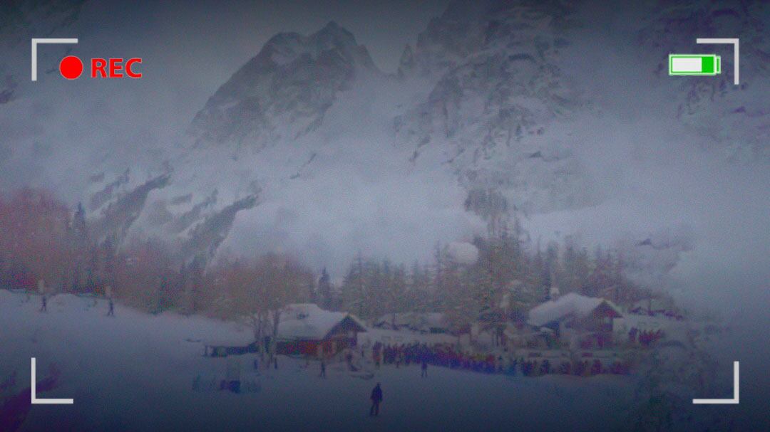 Video muestra peligrosa avalancha con esquiadores en Italia