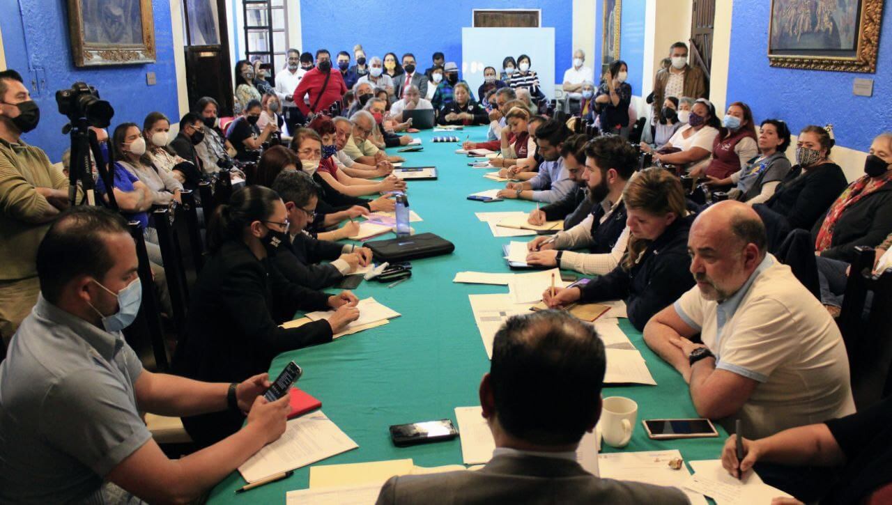 Representantes de la alcaldía Coyoacán se reúnen con vecinos para atender peticiones y demandas