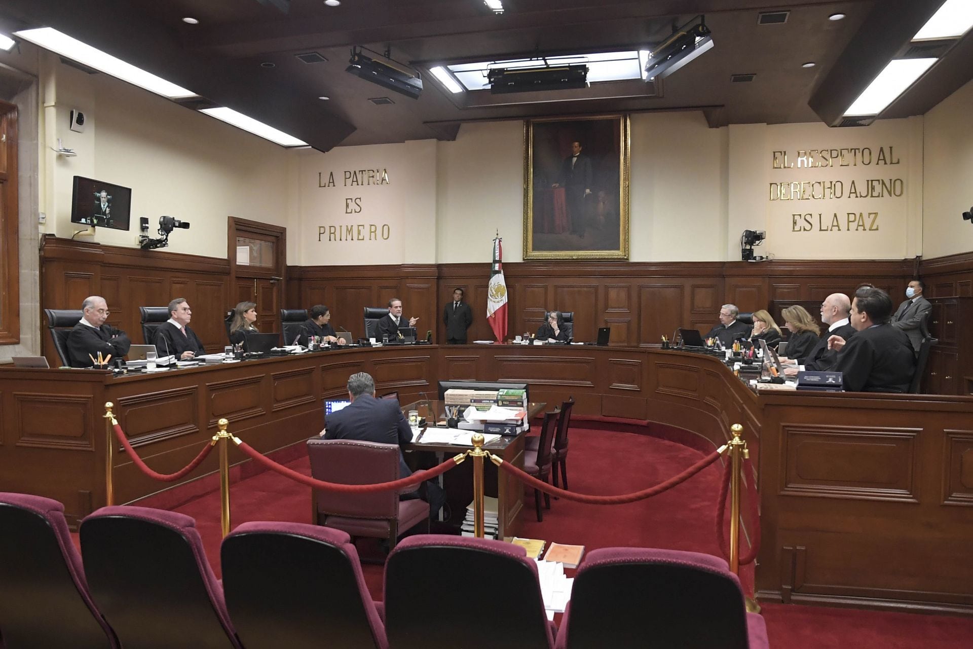 Renuncias de ministros de la SCJN