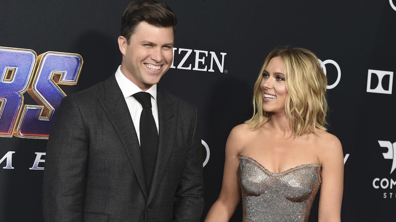 Scarlett Johansson y su esposo Colin Jost protagonizan comercial de Amazon para el Super Bowl 2022