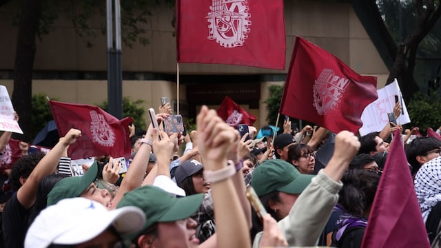 Estudiantes del IPN protestan en CDMX