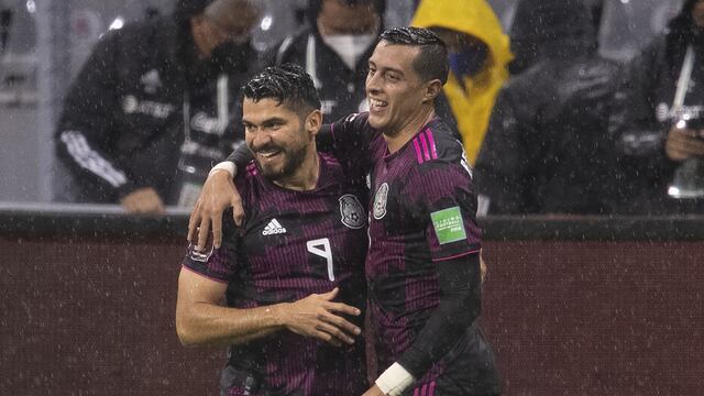 Henry Martín y Rogelio Funes Mori en la Selección de futbol de México.