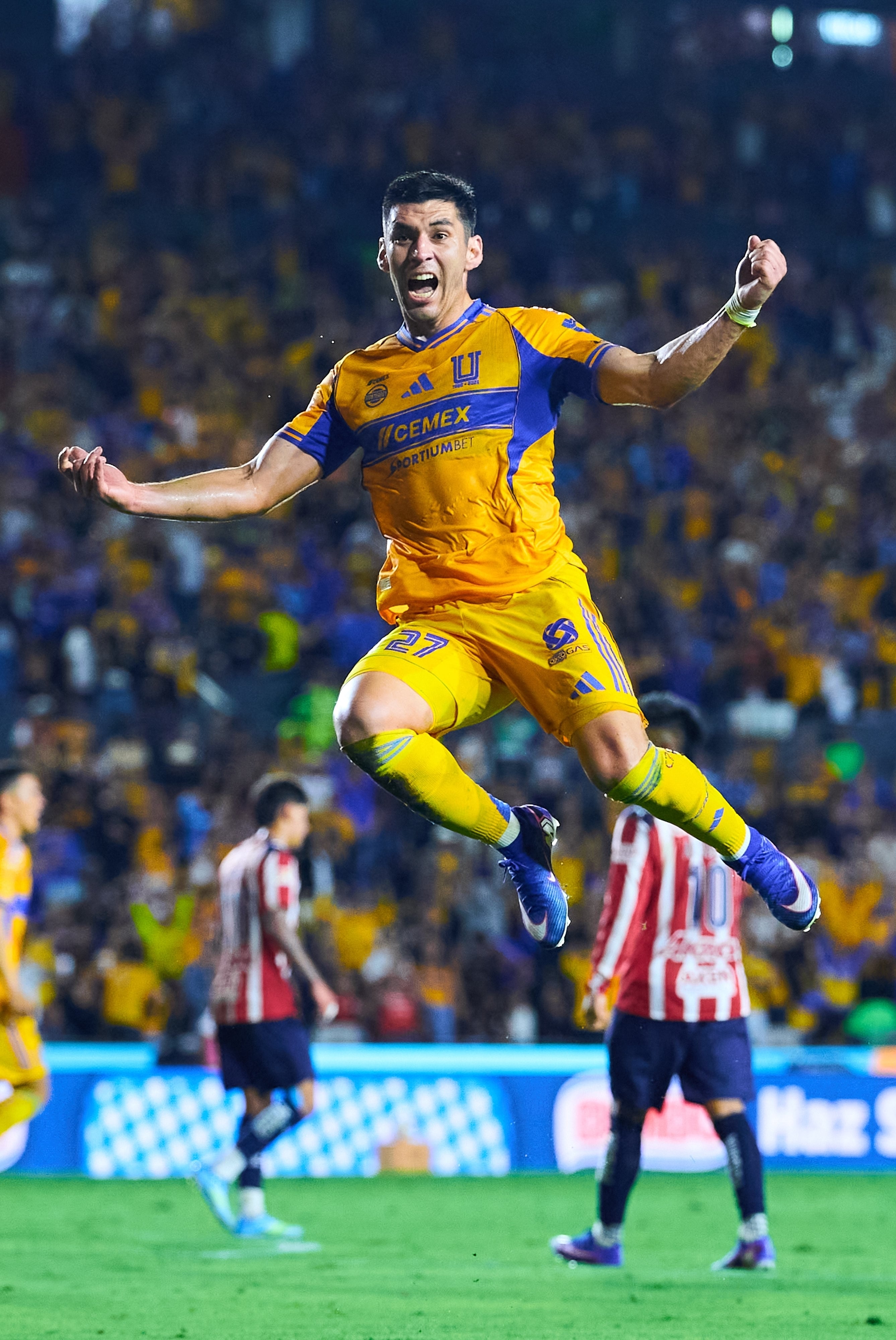 Jesús Angulo es defensa de Tigres