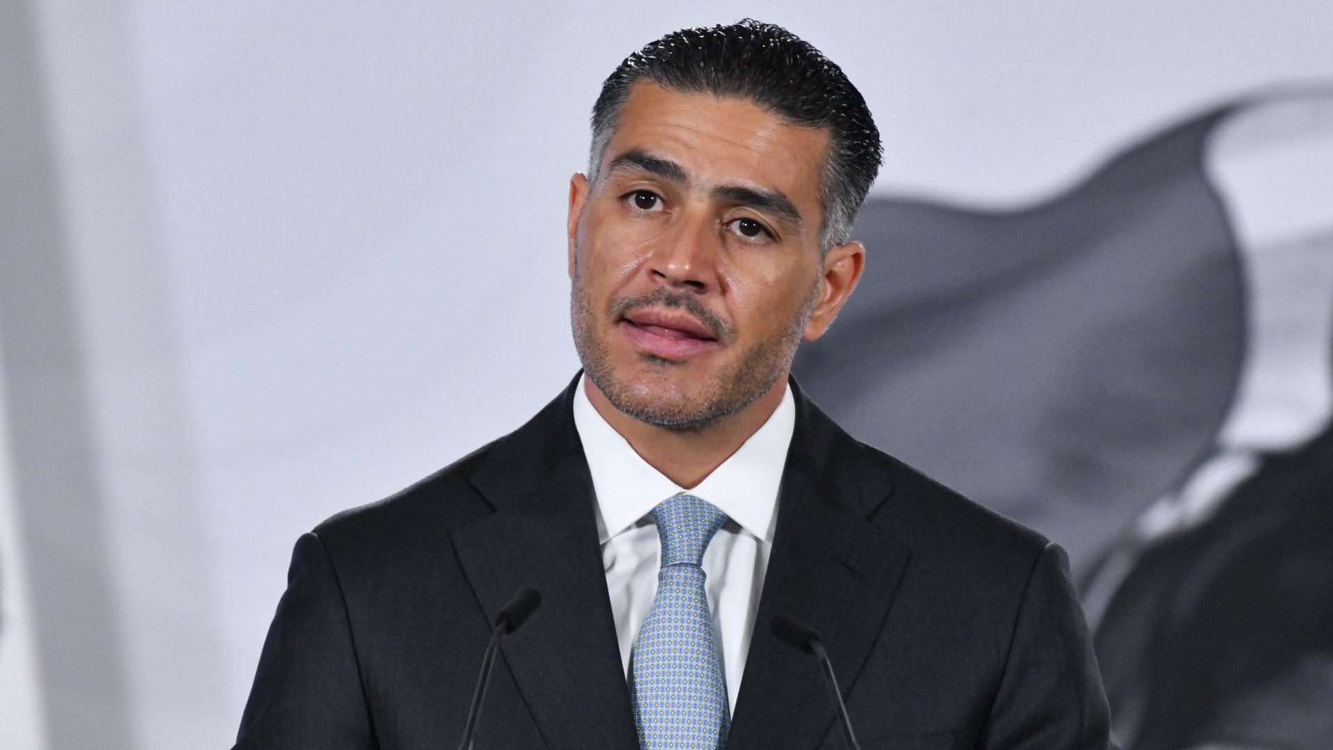Harfuch se baja de la contienda por la Presidencia en 2030
