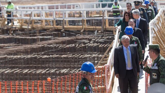 AMLO en Santa Lucía. Nueva empresa.