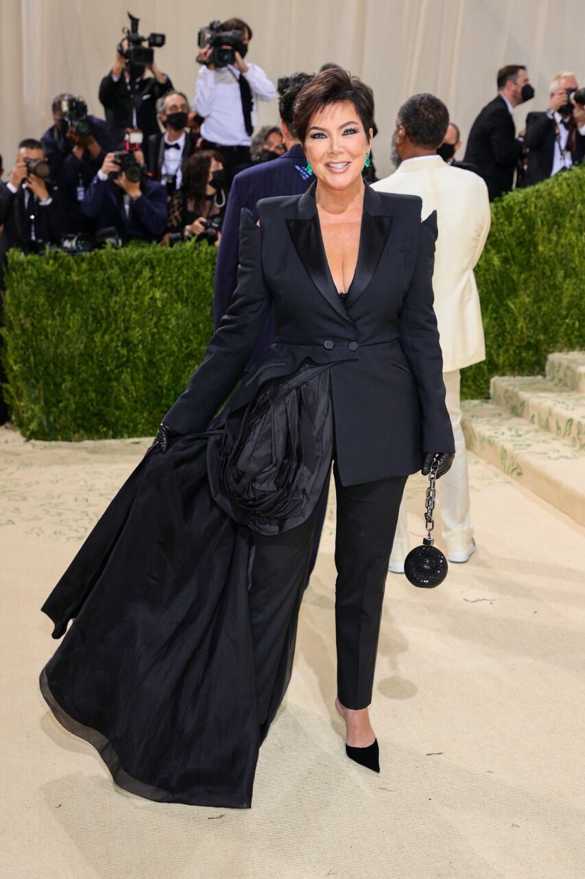 Kris Jenner luce un look monocromático en el 'Met Gala 2021'