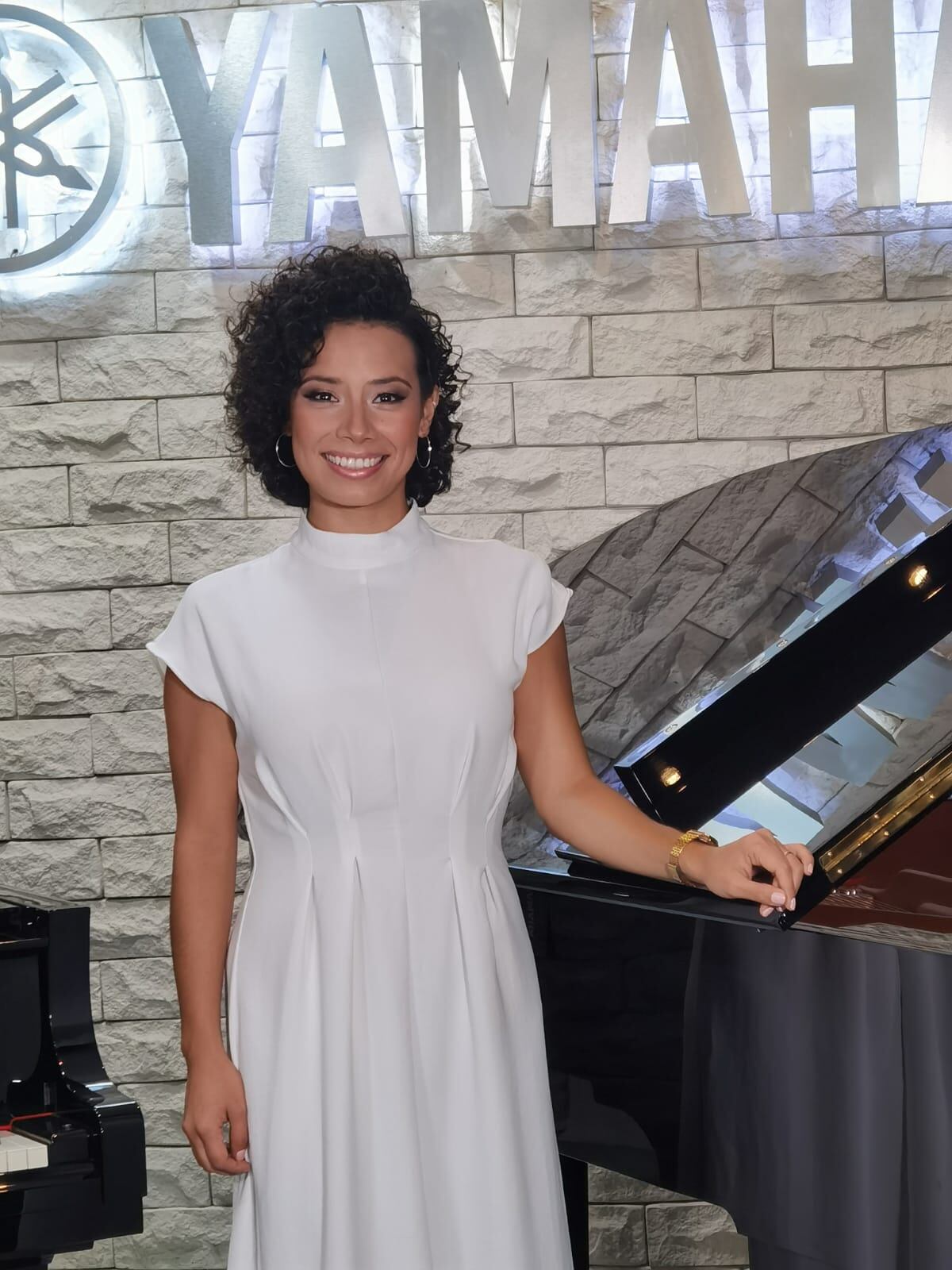 Irma Flores, soprano de Saint Seiya: Los Caballeros del Zodiaco