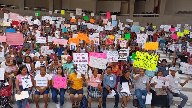 Agradecen a AMLO regularización de familias en asentamientos irregulares de Huatulco