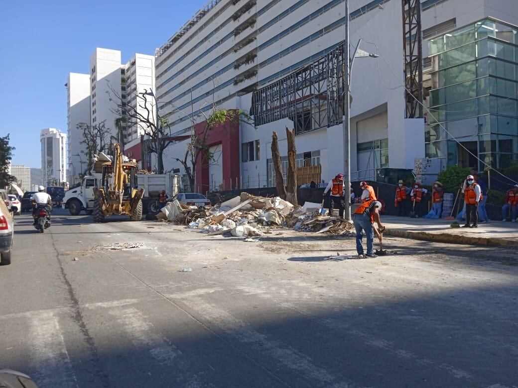 Limpieza en calles de Acapulco