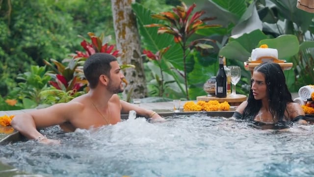 Bernardo Flores y Bárbara de Regil en Secretos de Parejas.