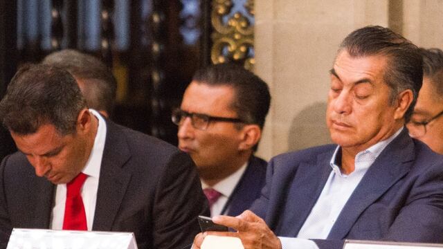 Podría recibir una multa o la destitución.