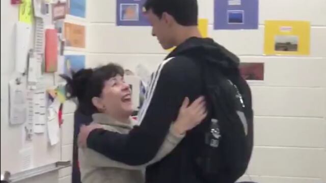 Mx y su maestra celebran