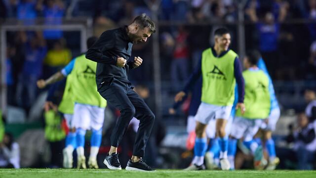 Efusivo festejo de Martín Anselmi