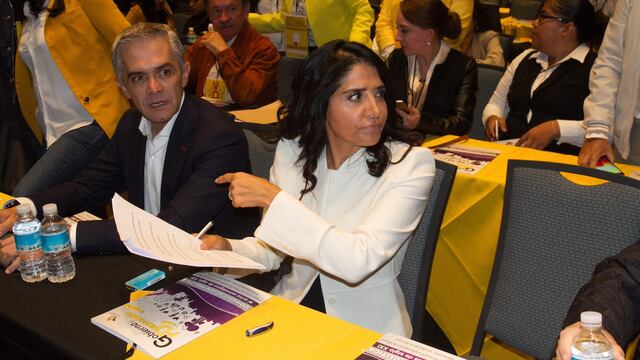 Miguel Ángel Mancera y Alejandra Barrales. Frente.