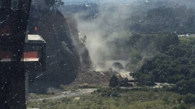 El derrumbe de la casa es el primer para para la estabilización del talud.