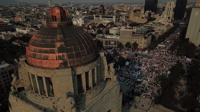 Mitin en el Monumento a la Revolución