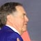 Bill Belichick, legendario coach de NFL, presume relación con mujer de 24 años