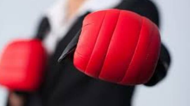 Sería recomendable matizar, mesurar, distender las cosas, aflojar la presión y sentarnos a dialogar con un espíritu de encontrar acuerdos y no amacharnos las posiciones de cada grupo.