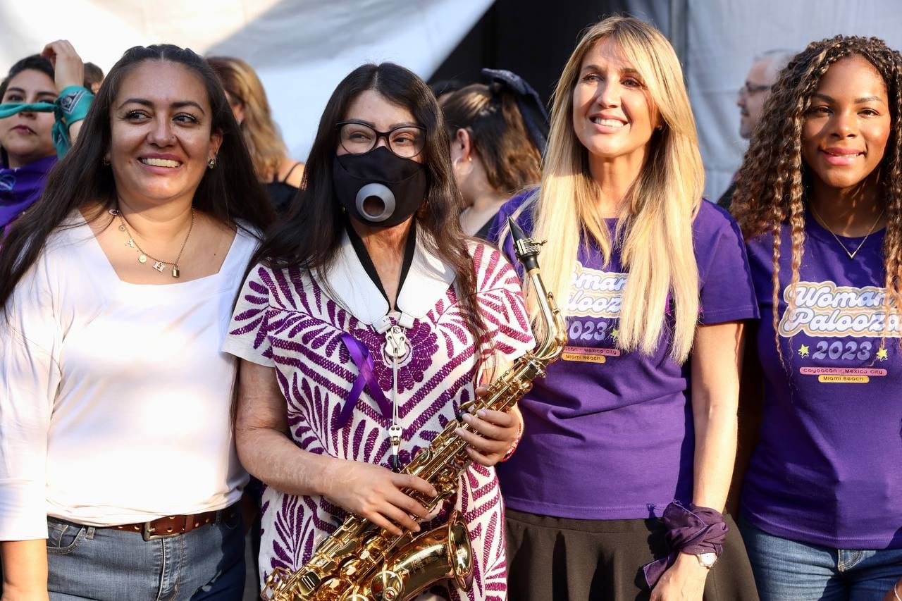 María Elena Ríos en festival artístico en Coyoacán por el Día Internacional de la Mujer