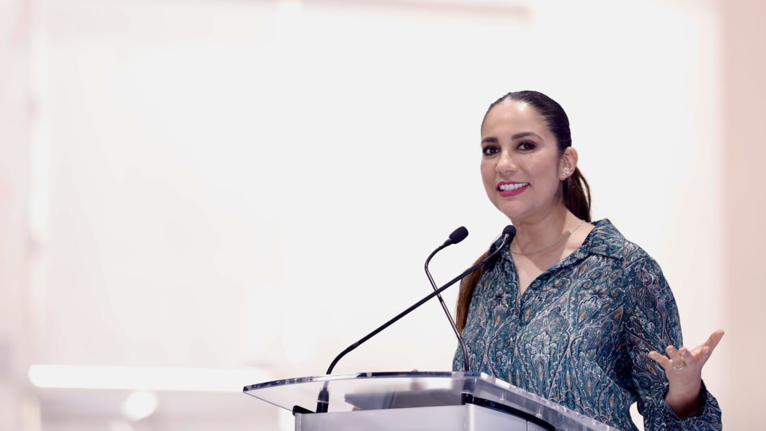 Libia Dennise García aborda crisis eléctrica, protestas y casos de seguridad en Guanajuato