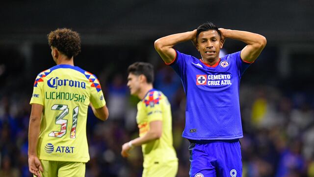 América vs Cruz Azul en el Estadio Azteca.