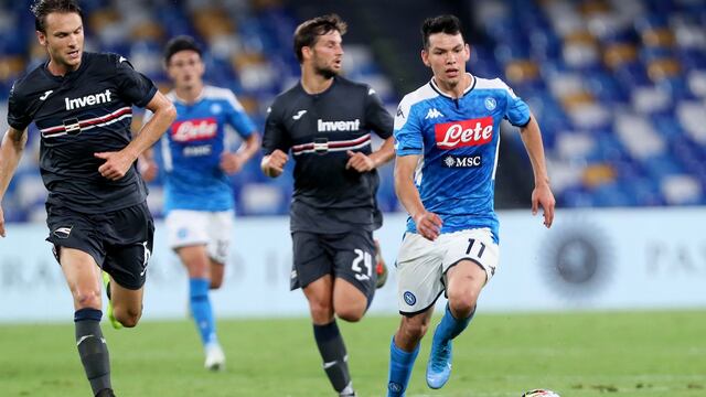 Lozano en un partido con Napoli
