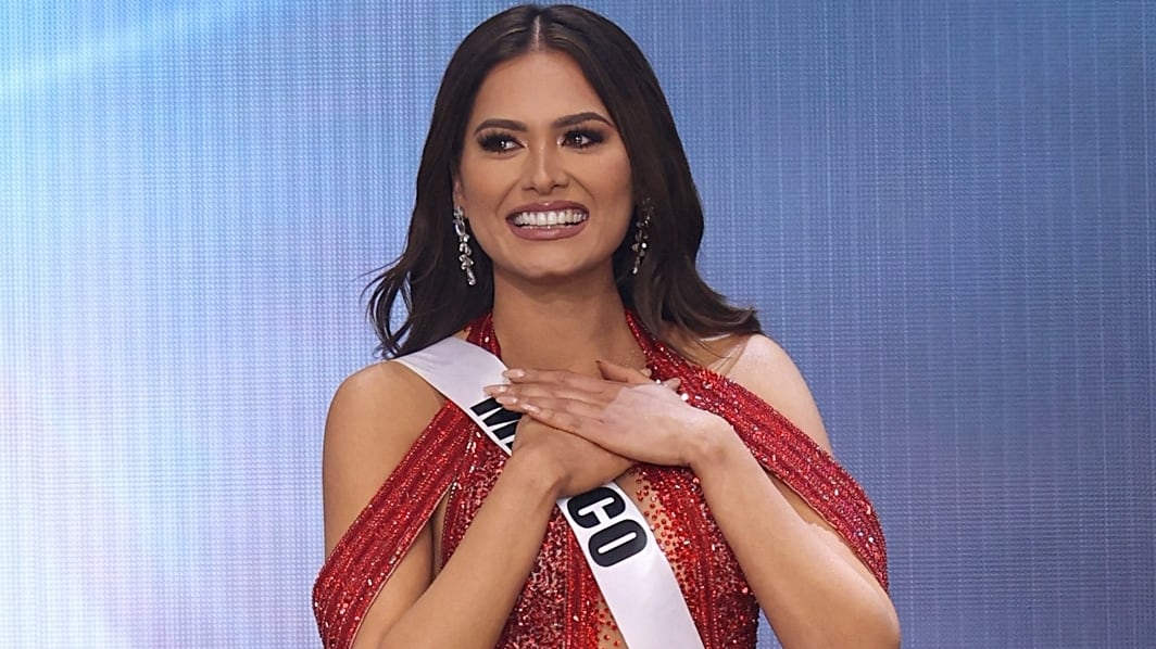 Andrea Meza busca reunirse con AMLO