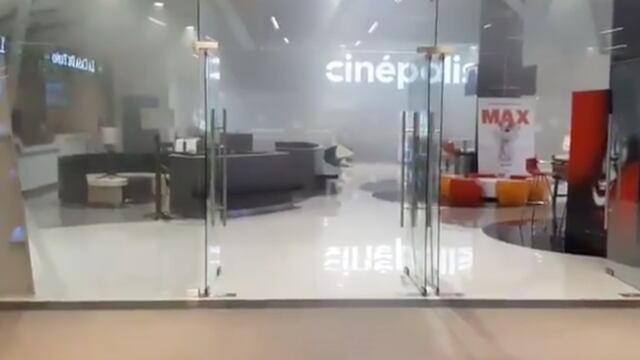 El fuego se desató por un corto circuito en el área de cocina del complejo.