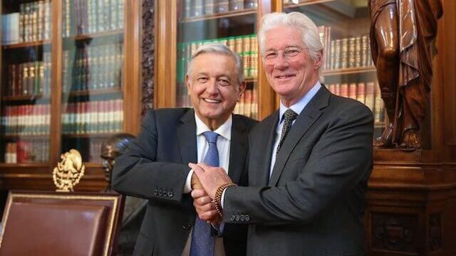 Andrés Manuel López Obrador se reúne en Palacio Nacional con Richard Gere