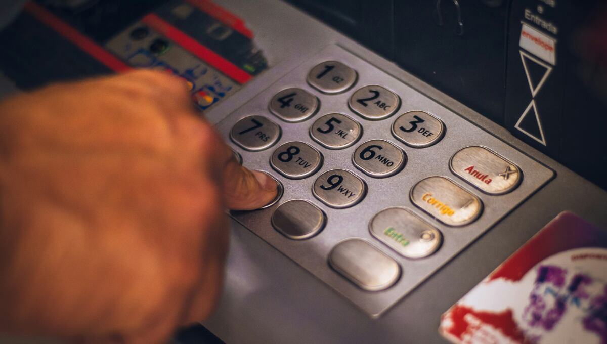 Cajero automático bancario