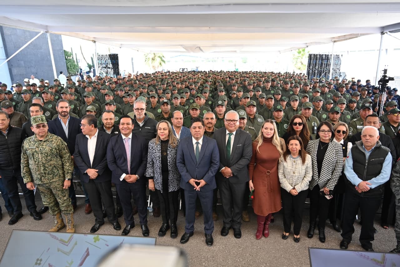 Ricardo Gallardo incrementa salarios de las y los policías.