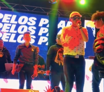 Dani Flow corre a fan de concierto