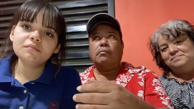 Papá fingiendo discapacidad motriz