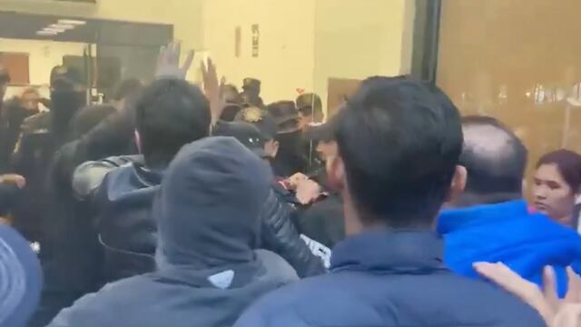 Caso gobierno Fosfo Fosfo vs la vieja política se trasladada al edificio de la tesorería